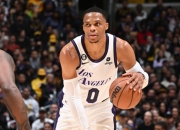 爱游戏-浓眉哥迎来五赛季高光表现，TL球迷沸腾！的简单介绍